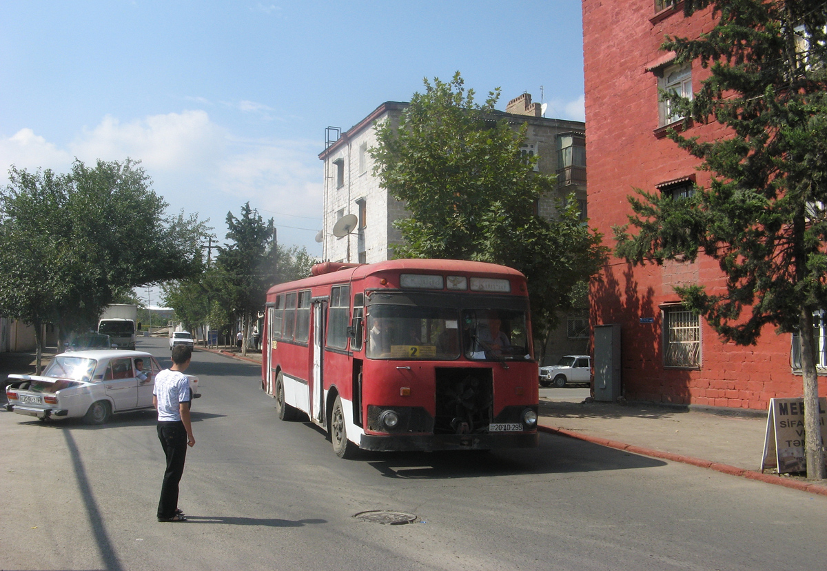 ЛиАЗ-677М на маршруті 2. Азербайджан, Гянджа
