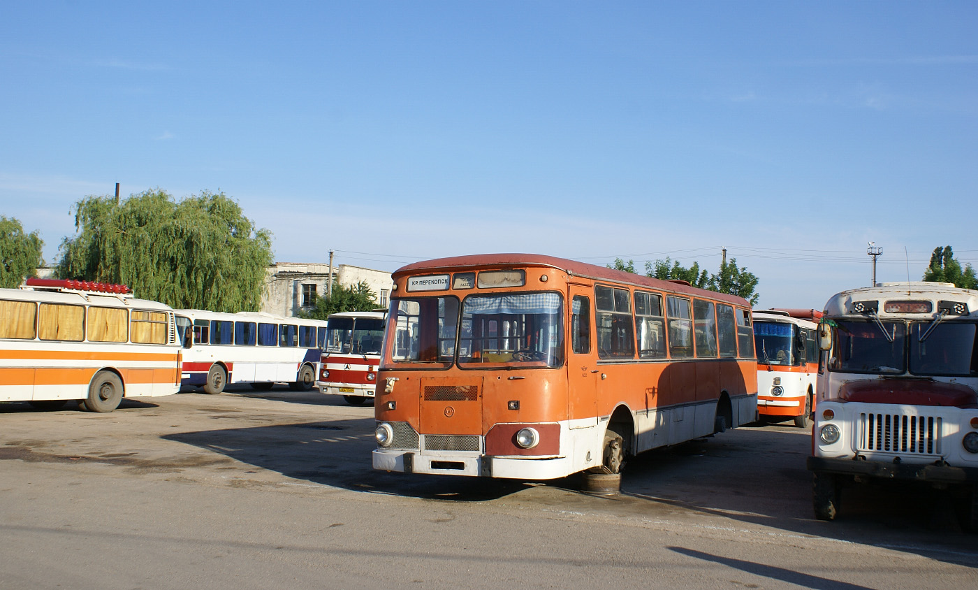 ЛиАЗ-677М, ЛАЗ-699Р №004-15 КР, КаВЗ-685. Автономна Республіка Крим, Красноперекопськ