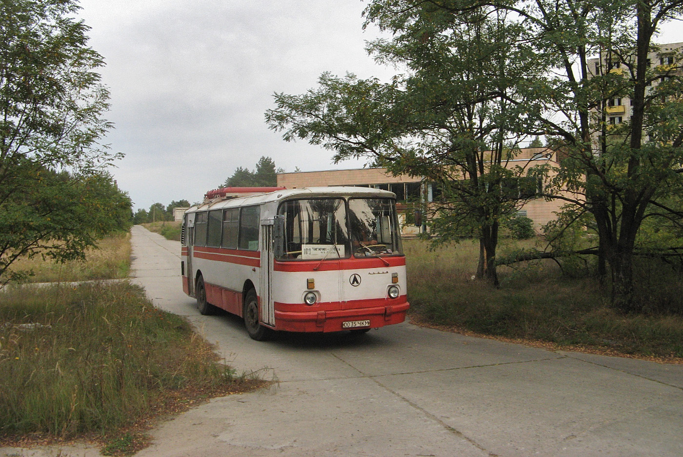 ЛАЗ-695Н №0035 ЧКМ. Черкаська область, Чигирин, селище Орбіта