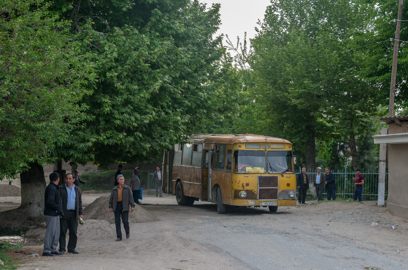 ЛиАЗ-677М №955 XE 07. Таджикістан, кишлак Гагарін
