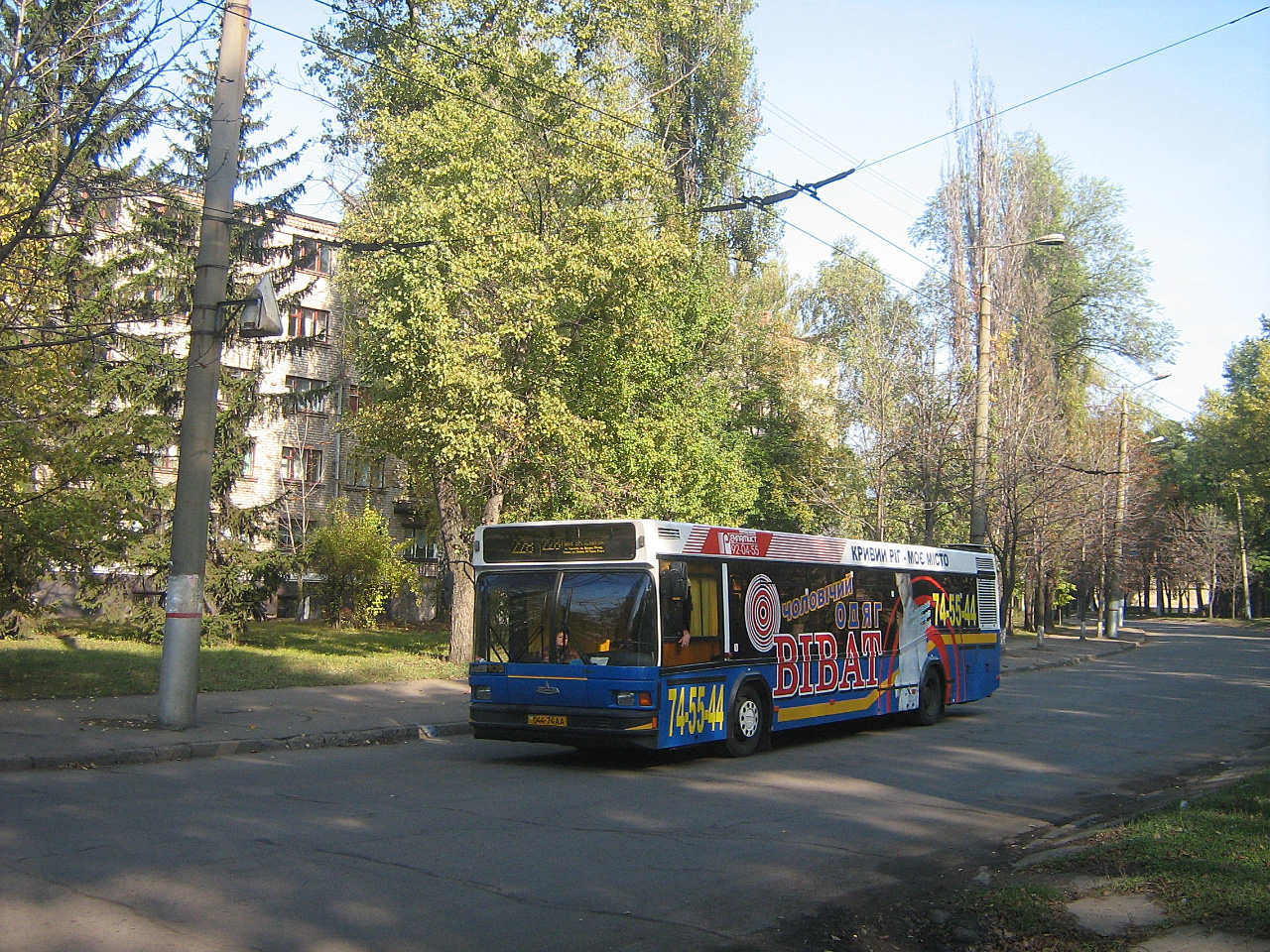 МАЗ-103 №044-74 АА. Дніпропетровська область, Кривий Ріг