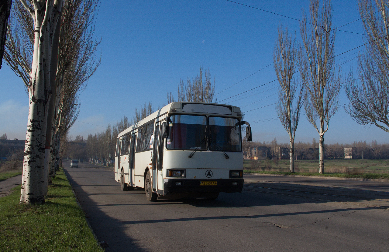 ЛАЗ-52528 №АЕ 3650 АА. Дніпропетровська область, Кривий Ріг, вул. Рязанова