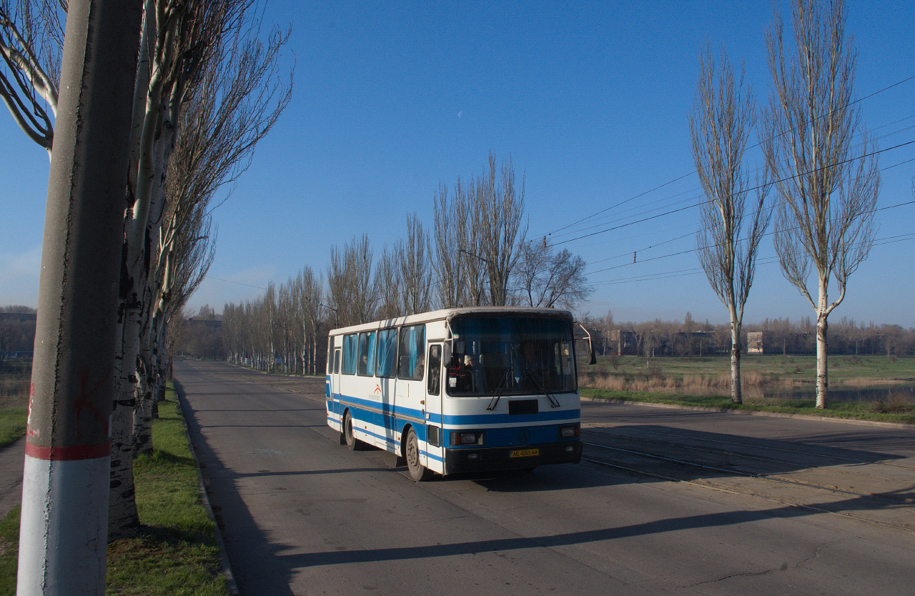 ЛАЗ-4207 №АЕ 4053 АА. Дніпропетровська область, Кривий Ріг, вул. Рязанова