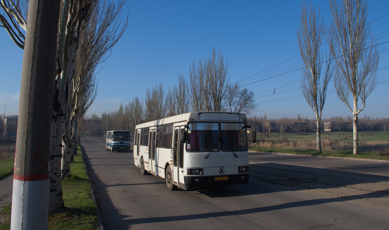 ЛАЗ-52528 №АЕ 3648 АА. Дніпропетровська область, Кривий Ріг, вул. Рязанова