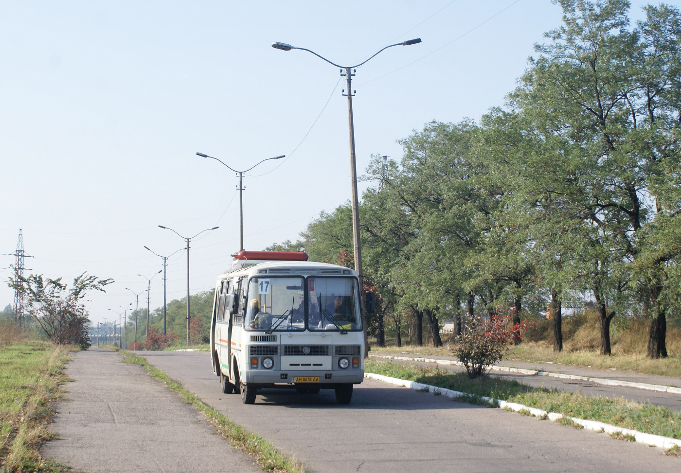 ПАЗ-3205 №АН 0618 АА на маршруті 17. Донецька область, Горлівка, вулиця Вокзальна