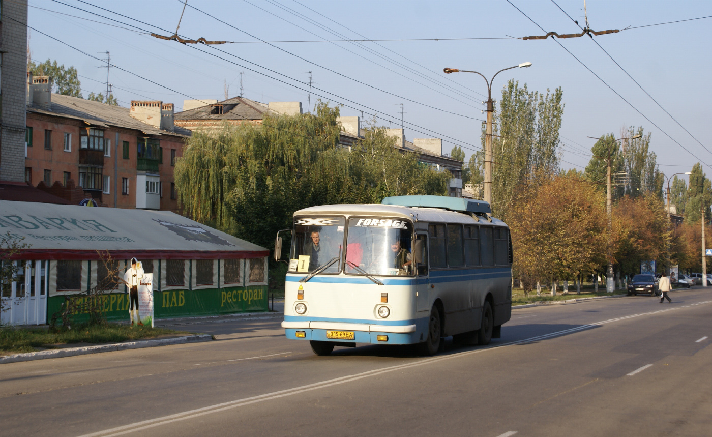 ЛАЗ-695Н №015-69ЕА на маршруті 1. Донецька область, Горлівка