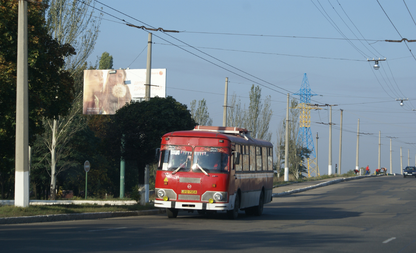 ЛиАЗ-677М №012-75ЕА. Донецька область, Горлівка, просп. Леніна