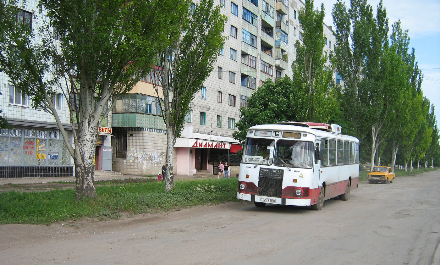 ЛиАЗ-677М №425-62 ЕВ на маршруті Б. Донецька область, Костянтинівка, вул. Громова