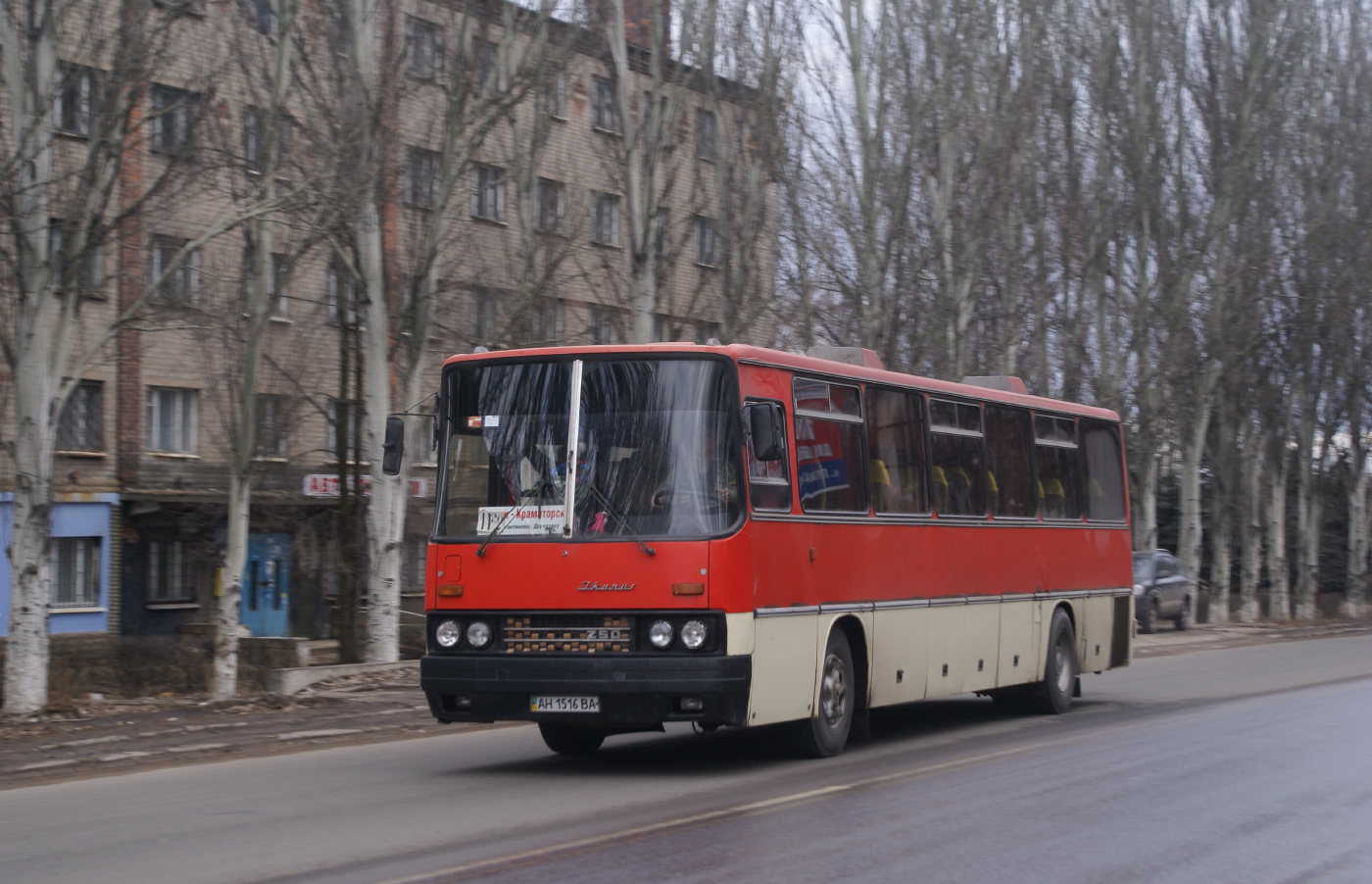 Ikarus-250 №АН 1516 ВА на маршруті Донецьк - Краматорськ. Донецька область, Костянтинівка, просп. Ломоносова