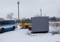 Автобуси ЛАЗ-695Н та ПАЗ-672М на території АТП-11409. Донецька область, Костянтинівка, вулиця Соборності(Тельмана)