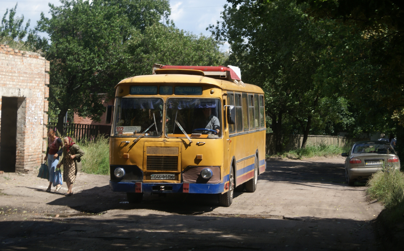 ЛиАЗ-677М №046-91СК на маршруті 102. Кіровоградська область, Олександрія