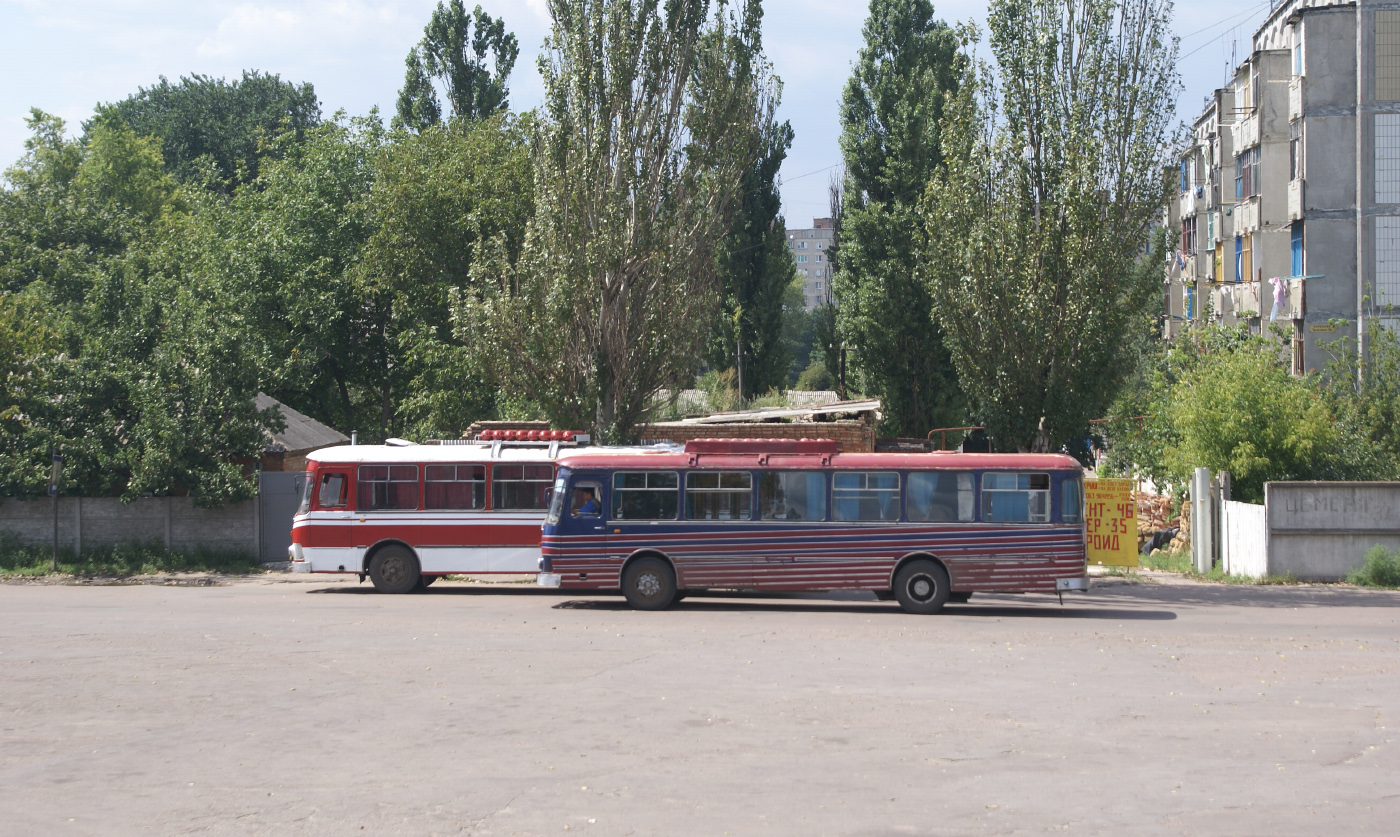 Автобуси ЛиАЗ-677М. Кіровоградська область, Олександрія, привокзальна площа